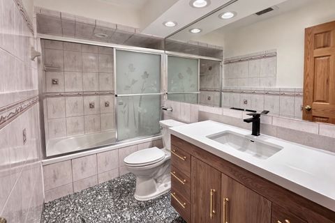 Tiny photo for 6923 N Avers Avenue, Lincolnwood, IL 60712 (MLS # 12579606)