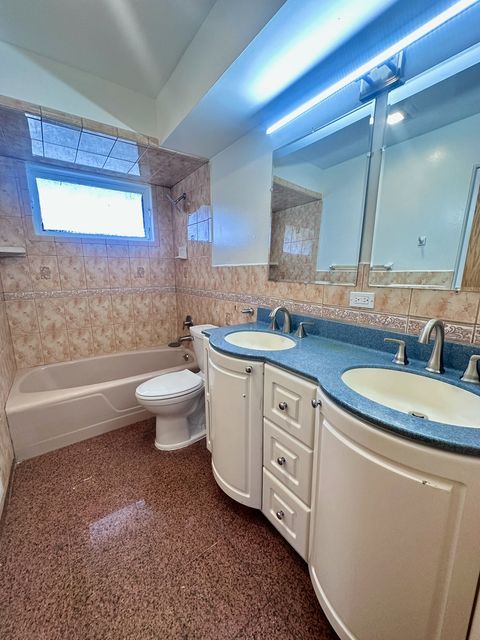 Tiny photo for 6923 N Avers Avenue, Lincolnwood, IL 60712 (MLS # 12579606)