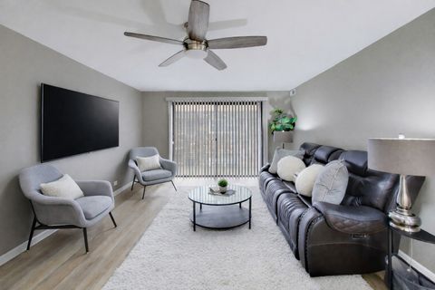 Tiny photo for 22 N PISTAKEE LAKE Road #3E, Fox Lake, IL 60020 (MLS # 12584611)