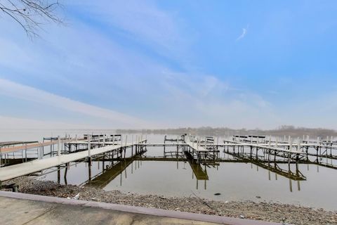 Tiny photo for 22 N PISTAKEE LAKE Road #3E, Fox Lake, IL 60020 (MLS # 12584611)