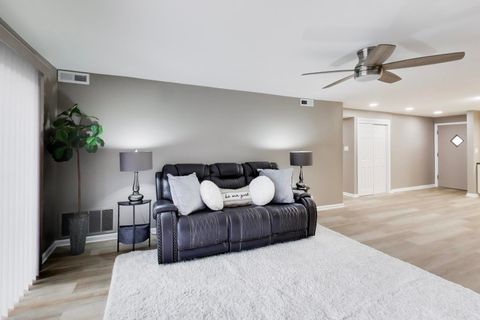 Tiny photo for 22 N PISTAKEE LAKE Road #3E, Fox Lake, IL 60020 (MLS # 12584611)