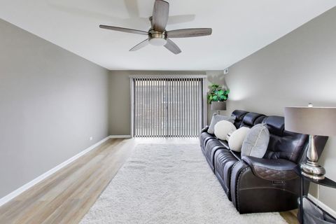 Tiny photo for 22 N PISTAKEE LAKE Road #3E, Fox Lake, IL 60020 (MLS # 12584611)