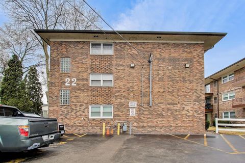 Tiny photo for 22 N PISTAKEE LAKE Road #3E, Fox Lake, IL 60020 (MLS # 12584611)