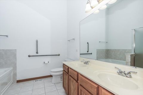 Tiny photo for 202 Braeburn Circle, Sugar Grove, IL 60554 (MLS # 12521884)