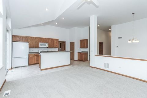 Tiny photo for 202 Braeburn Circle, Sugar Grove, IL 60554 (MLS # 12521884)