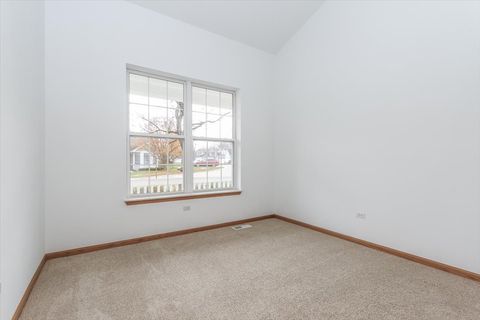 Tiny photo for 202 Braeburn Circle, Sugar Grove, IL 60554 (MLS # 12521884)