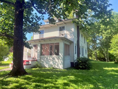 Photo of 310 E 3rd Street, Metropolis, IL 62960 (MLS # 12686017)