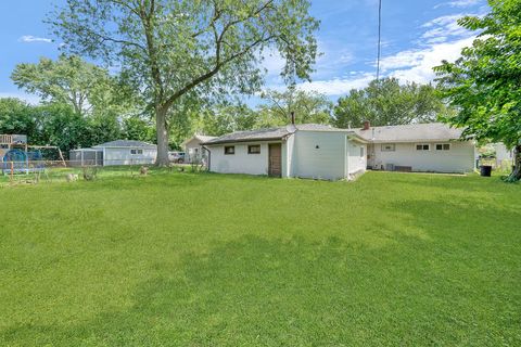 Tiny photo for 424 May Street, Bensenville, IL 60106 (MLS # 12431117)