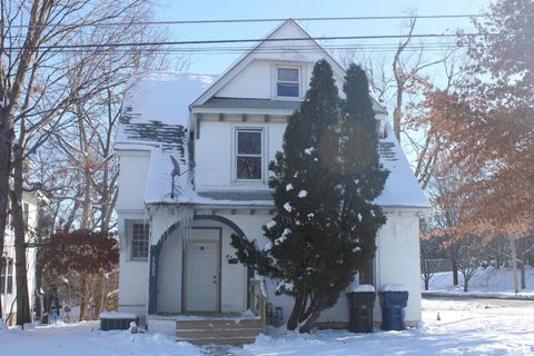 Photo of 1603 ARLINGTON Avenue, Davenport, IA 52803 (MLS # QC4269826)