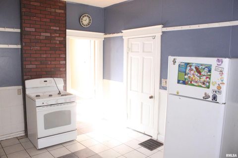 Tiny photo for 1603 ARLINGTON Avenue, Davenport, IA 52803 (MLS # QC4269826)