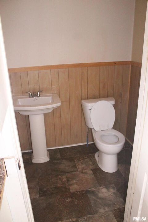 Tiny photo for 1603 ARLINGTON Avenue, Davenport, IA 52803 (MLS # QC4269826)