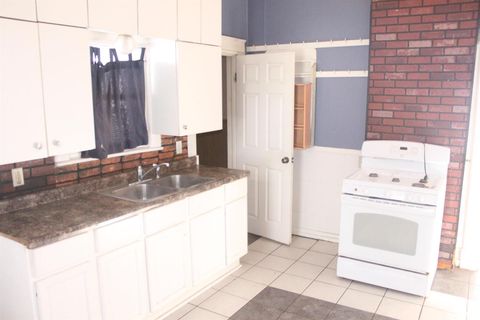 Tiny photo for 1603 ARLINGTON Avenue, Davenport, IA 52803 (MLS # QC4269826)