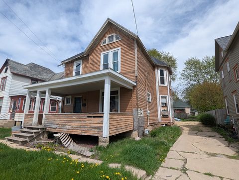 1123 S Carroll Avenue Freeport IL 61032