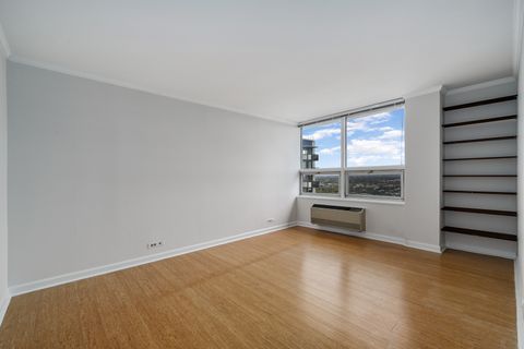 Tiny photo for 5733 N Sheridan Road #28B, Chicago, IL 60660 (MLS # 12515883)