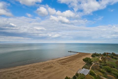 Tiny photo for 5733 N Sheridan Road #28B, Chicago, IL 60660 (MLS # 12515883)