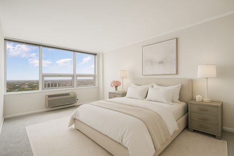 Tiny photo for 5733 N Sheridan Road #28B, Chicago, IL 60660 (MLS # 12515883)