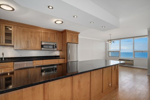 Tiny photo for 5733 N Sheridan Road #28B, Chicago, IL 60660 (MLS # 12515883)