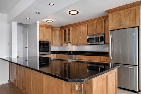 Tiny photo for 5733 N Sheridan Road #28B, Chicago, IL 60660 (MLS # 12515883)