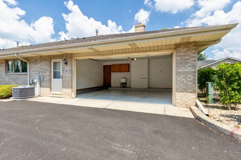 Tiny photo for 18201 Lynn Drive #109, Orland Park, IL 60467 (MLS # 12706741)