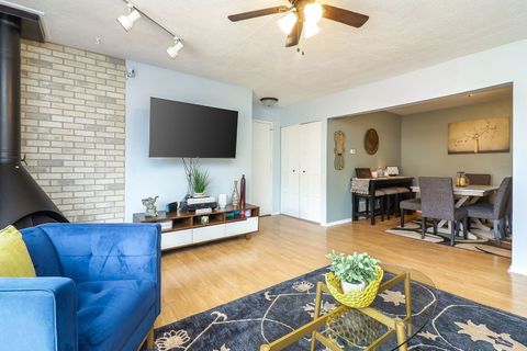 Tiny photo for 635 Limerick Lane #2B, Schaumburg, IL 60193 (MLS # 12580811)