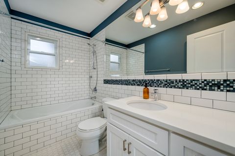 Tiny photo for 2852 W Fletcher Street, Chicago, IL 60618 (MLS # 12580952)