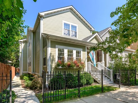 Photo of 2852 W Fletcher Street, Chicago, IL 60618 (MLS # 12580952)
