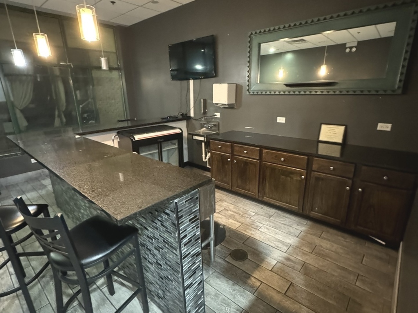 7831 W 95TH Street G