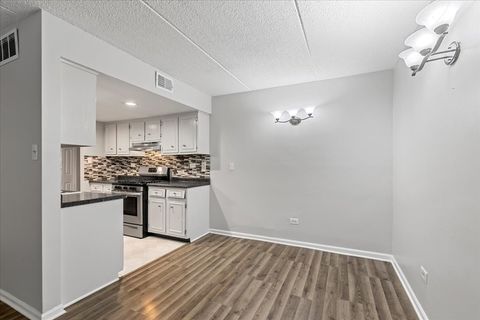 Tiny photo for 8000 Woodglen Lane #109, Downers Grove, IL 60516 (MLS # 12506494)