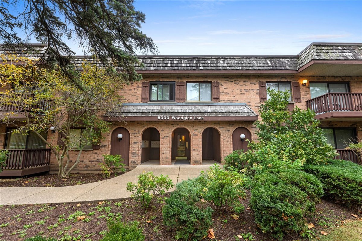 8000 Woodglen Lane 109