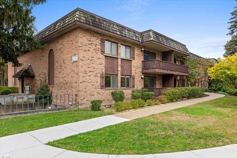 Photo of 8000 Woodglen Lane #109, Downers Grove, IL 60516 (MLS # 12506494)