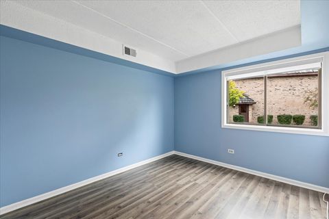 Tiny photo for 8000 Woodglen Lane #109, Downers Grove, IL 60516 (MLS # 12506494)