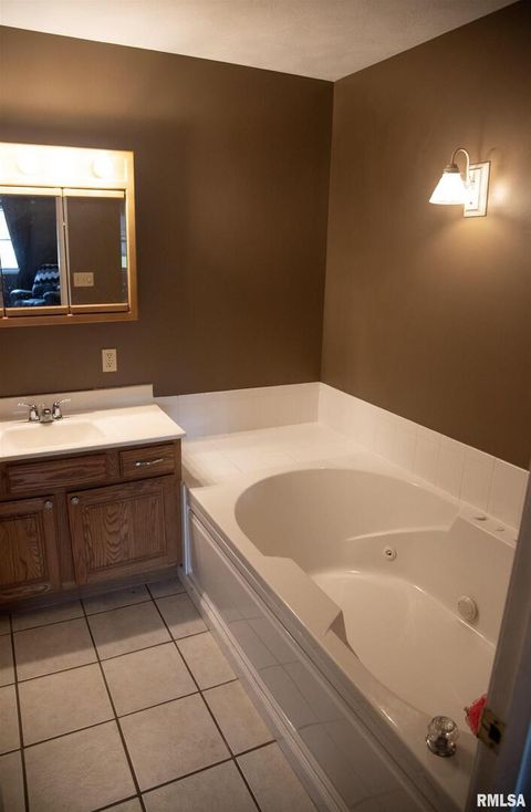 Tiny photo for 1602 Carmie Lane, Marion, IL 62959 (MLS # EB459155)