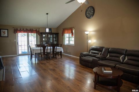 Tiny photo for 1602 Carmie Lane, Marion, IL 62959 (MLS # EB459155)