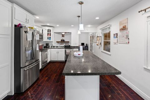 Tiny photo for 4401 Woodglen Lane, Mt Vernon, IL 62864 (MLS # 12626958)