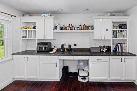 Tiny photo for 4401 Woodglen Lane, Mt Vernon, IL 62864 (MLS # 12626958)
