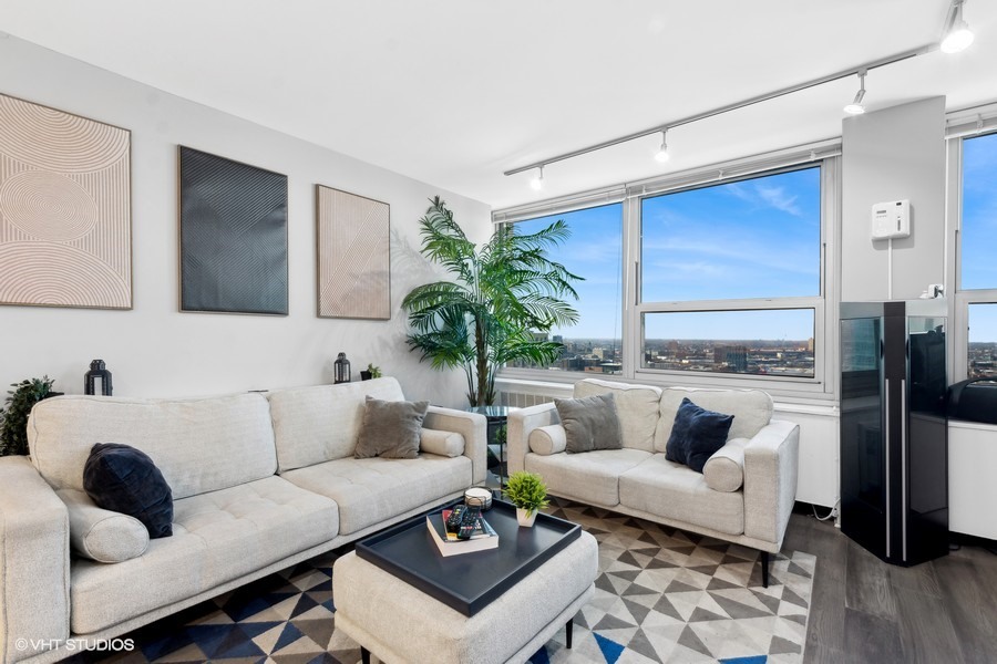 1255 N Sandburg Terrace 2903