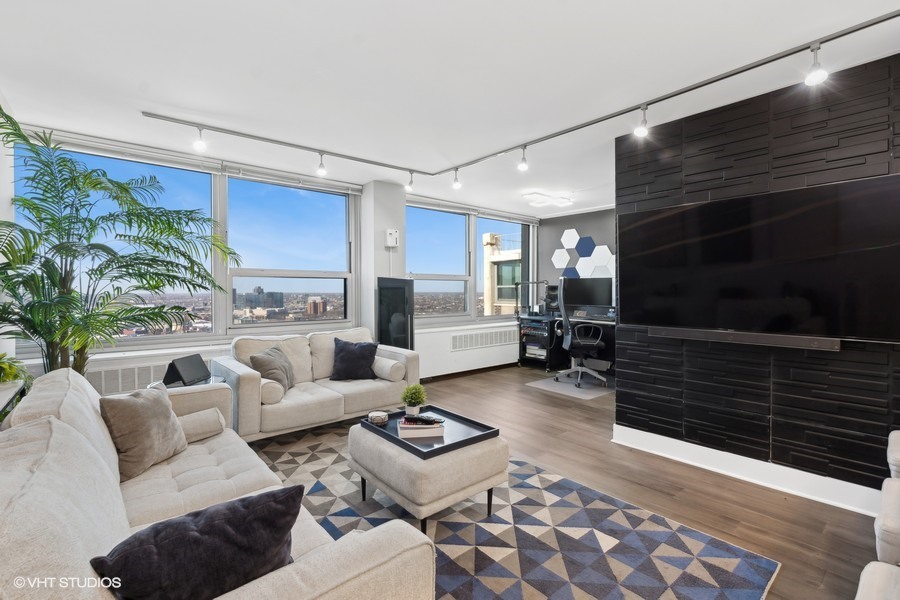 1255 N Sandburg Terrace 2903