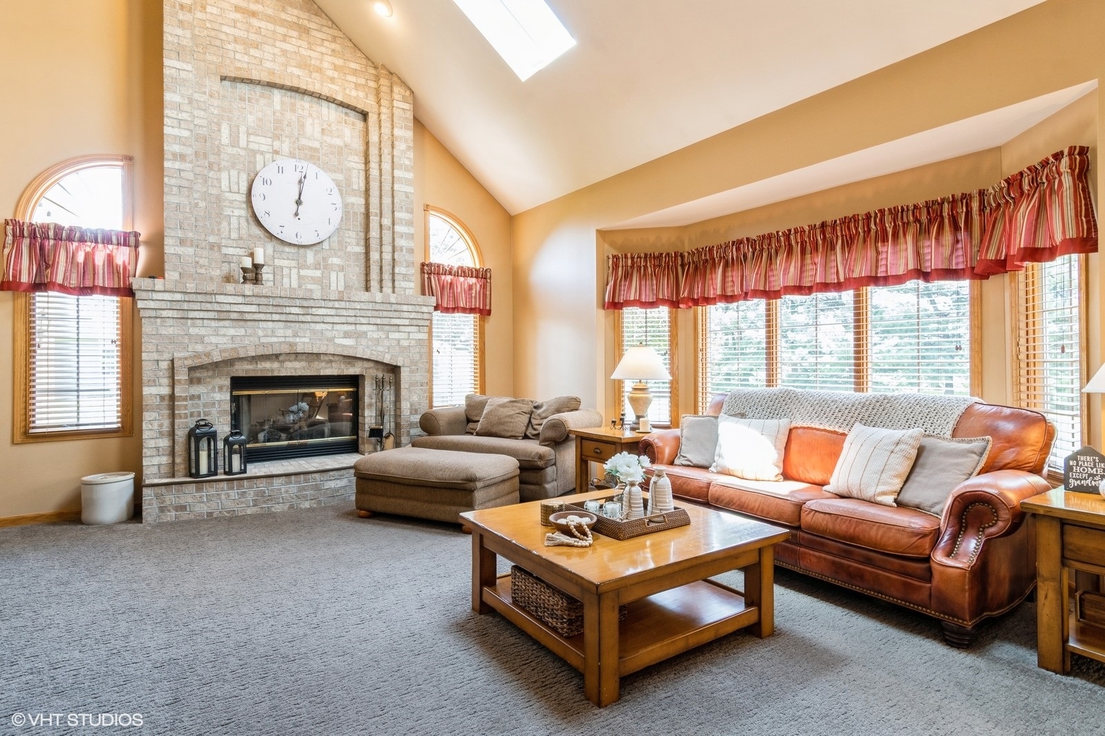 13 W Royal Oaks Drive