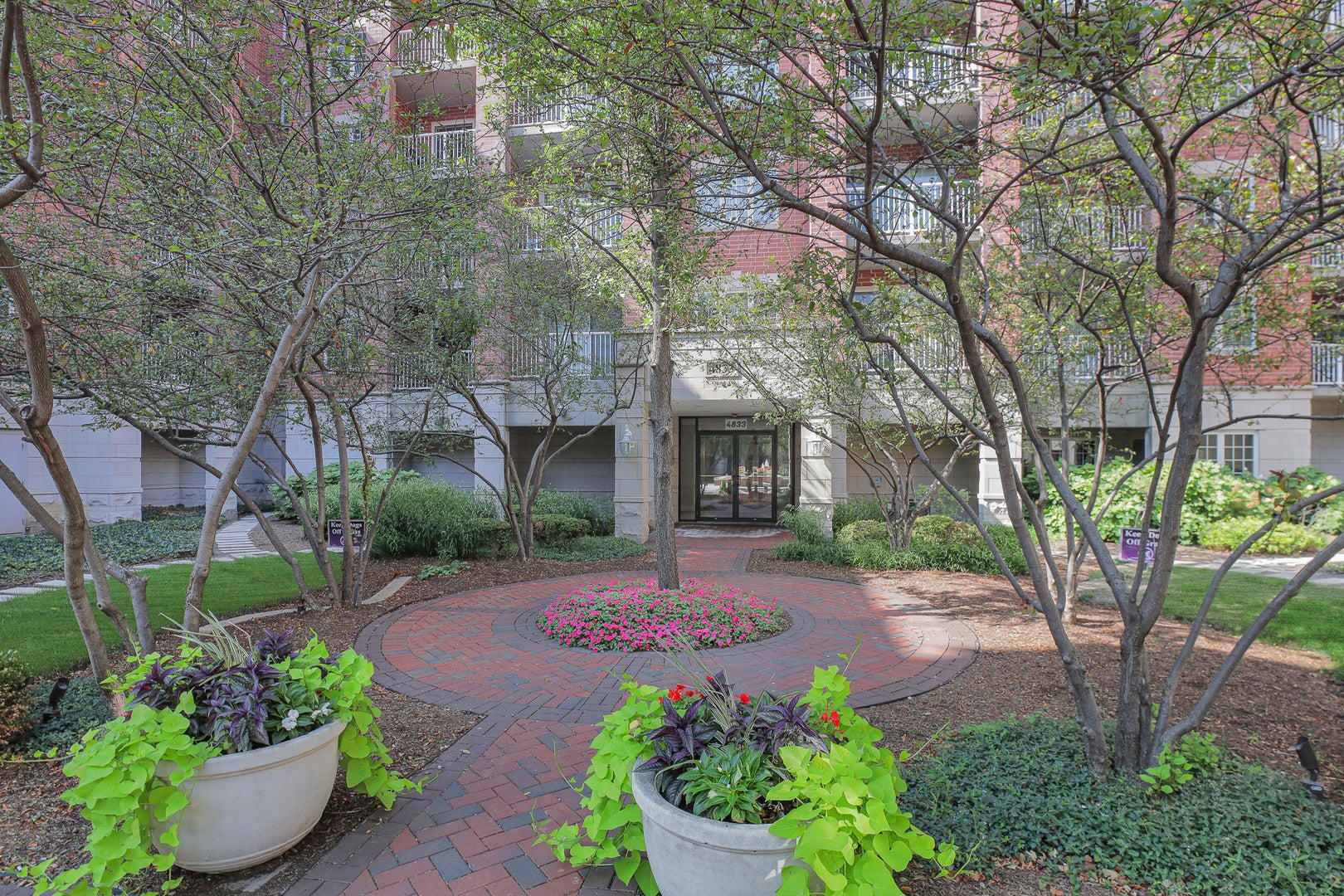 4833 N Olcott Avenue 201 - Photo 4