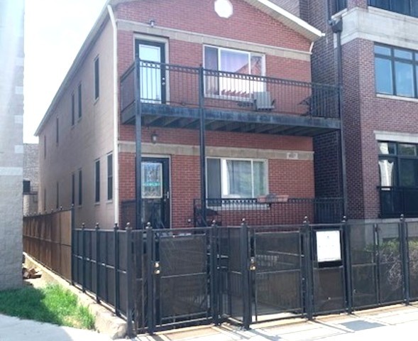 1327 W WALTON Street 2