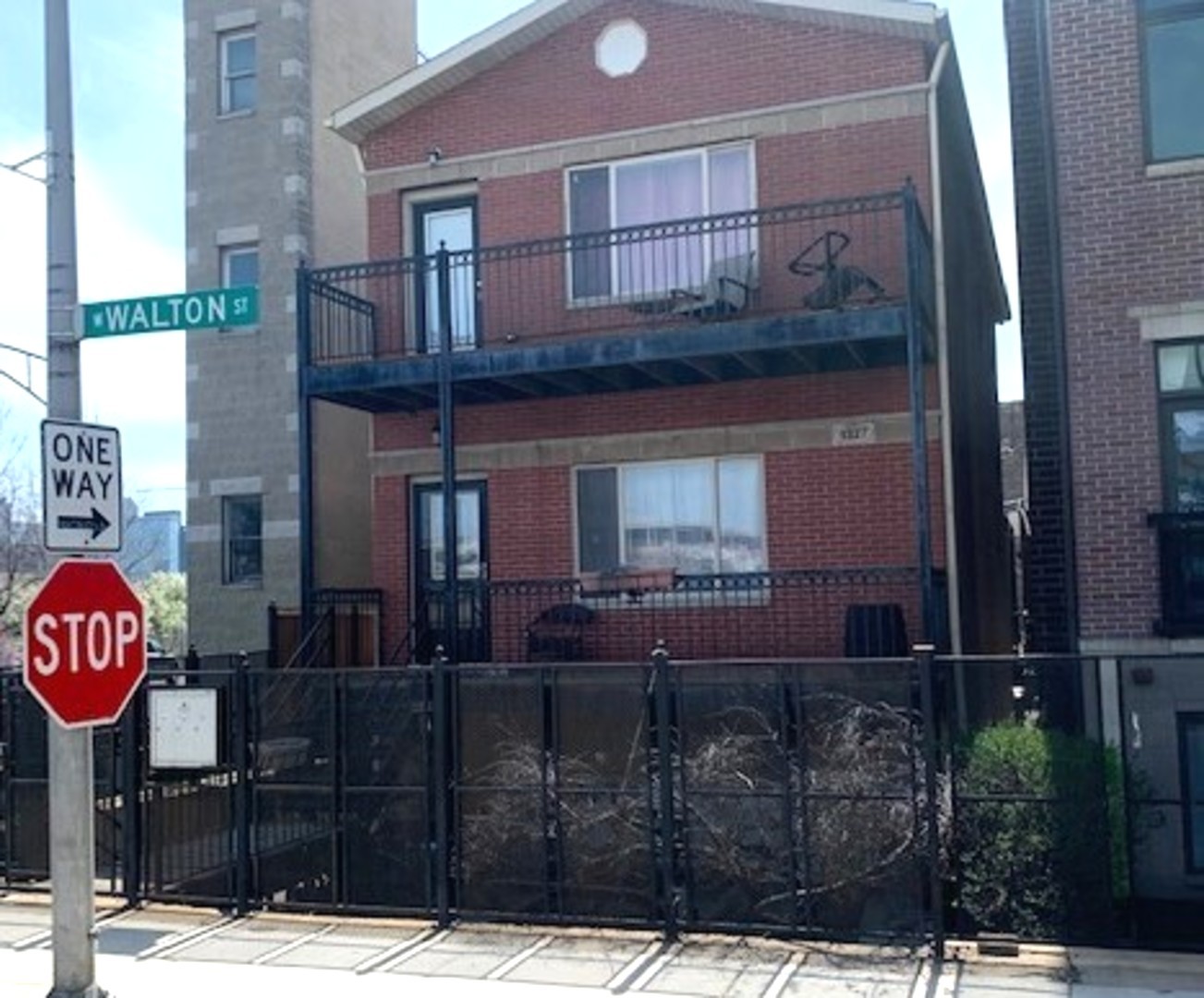 1327 W WALTON Street 2