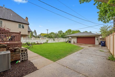 Tiny photo for 606 N Brainard Avenue, La Grange Park, IL 60526 (MLS # 12452212)
