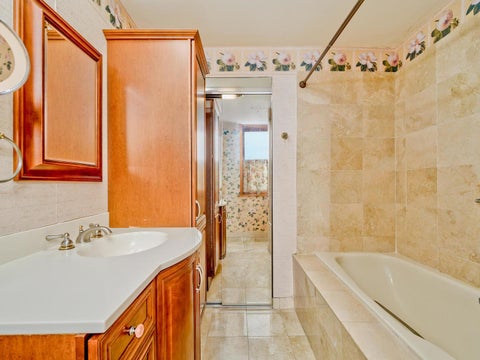 Tiny photo for 559 W Surf Street #500, Chicago, IL 60657 (MLS # 12732337)