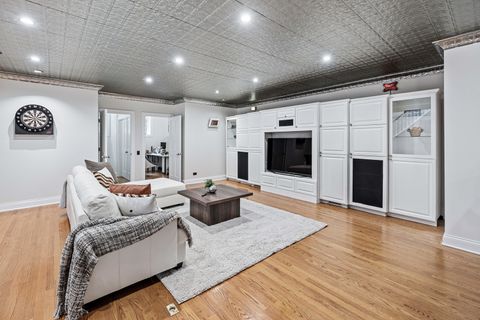 Tiny photo for 1852 W Wellington Avenue, Chicago, IL 60657 (MLS # 12682612)