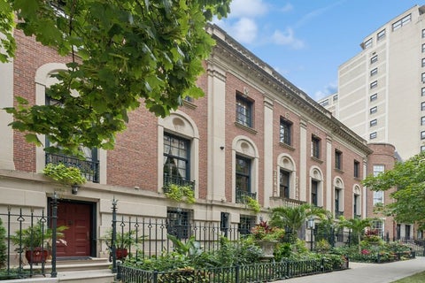 Photo of 1355 N Astor Street #1, Chicago, IL 60610 (MLS # 12747120)