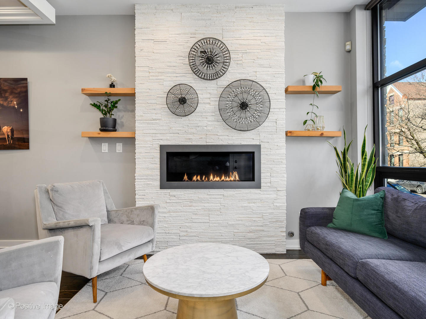 2335 W Lyndale Street 1