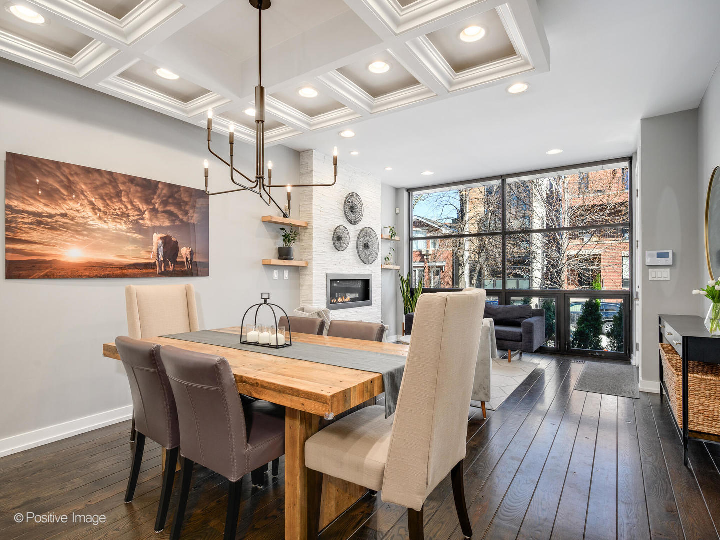 2335 W Lyndale Street 1