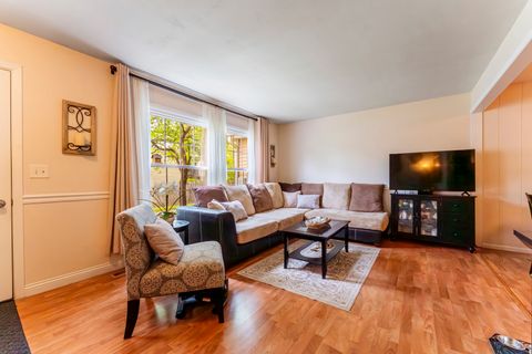 Tiny photo for 32 Wildwood lane G, Bolingbrook, IL 60440 (MLS # 12633967)