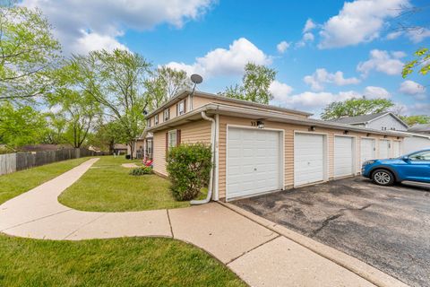 Tiny photo for 32 Wildwood lane G, Bolingbrook, IL 60440 (MLS # 12633967)