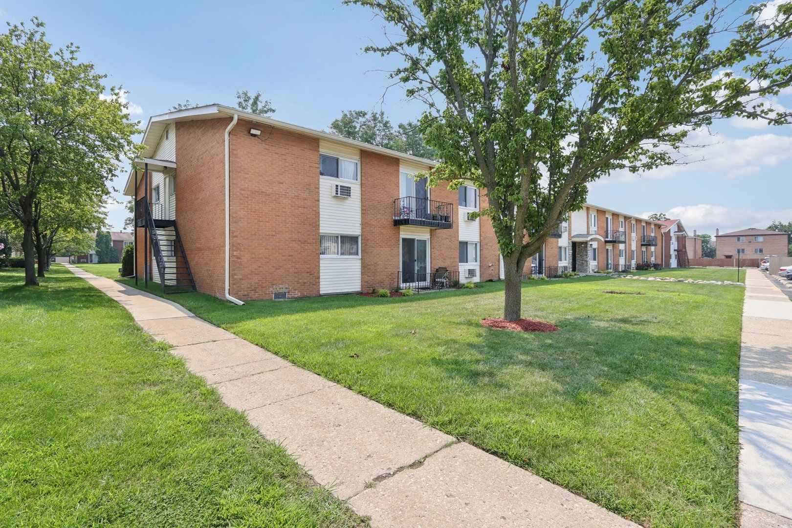 8916 Kenneth Drive 1E